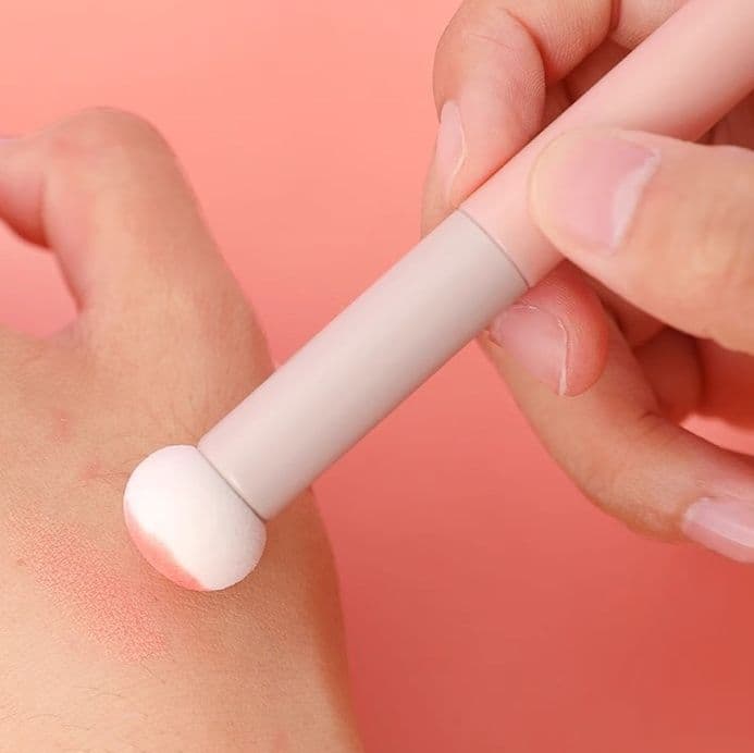 メイクブラシ ふんわりスポンジチップアイシャドウ専用筆
