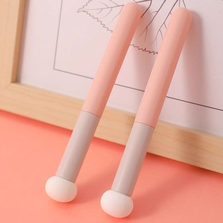 メイクブラシ ふんわりスポンジチップアイシャドウ専用筆