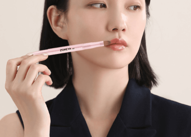 一本二役伸縮性リップメイクブラシ