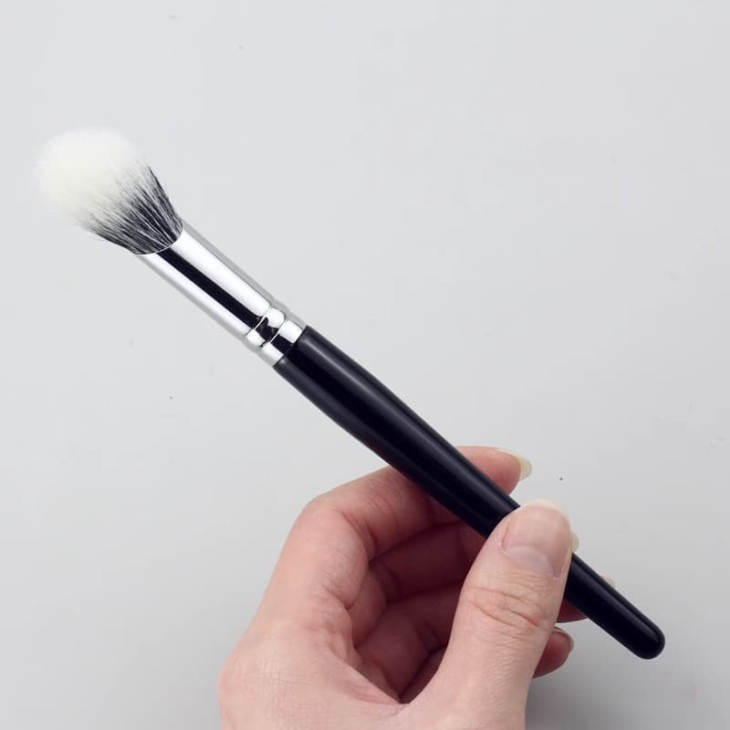 メイクブラシ チーク 絹のようなタッチ頬彩ブラシ